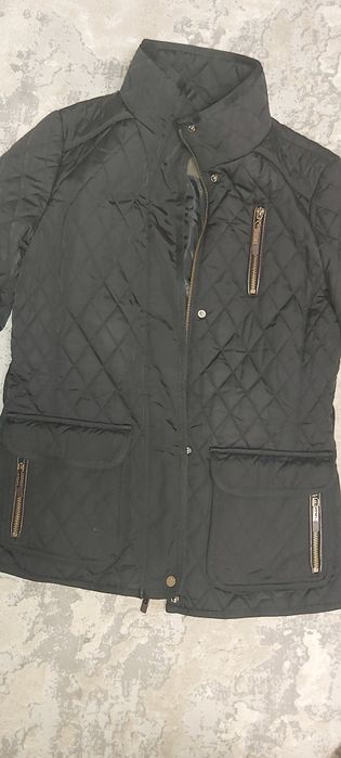 Vand geaca dama marimea 36 marca Esprit