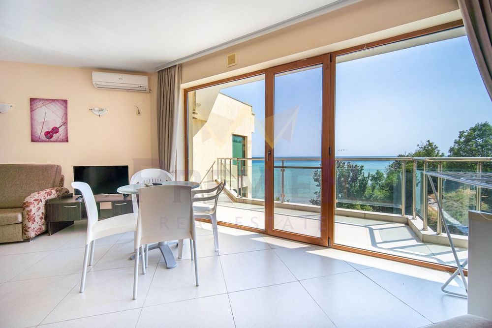 Продава се Тристаен апартамент в Балчик - 91 кв.м за 1000 €/кв.м - Снимка #2