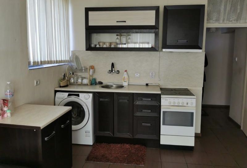 Дава се под наем Двустаен апартамент в Радомир - 64 кв.м за 306 € - Снимка #3