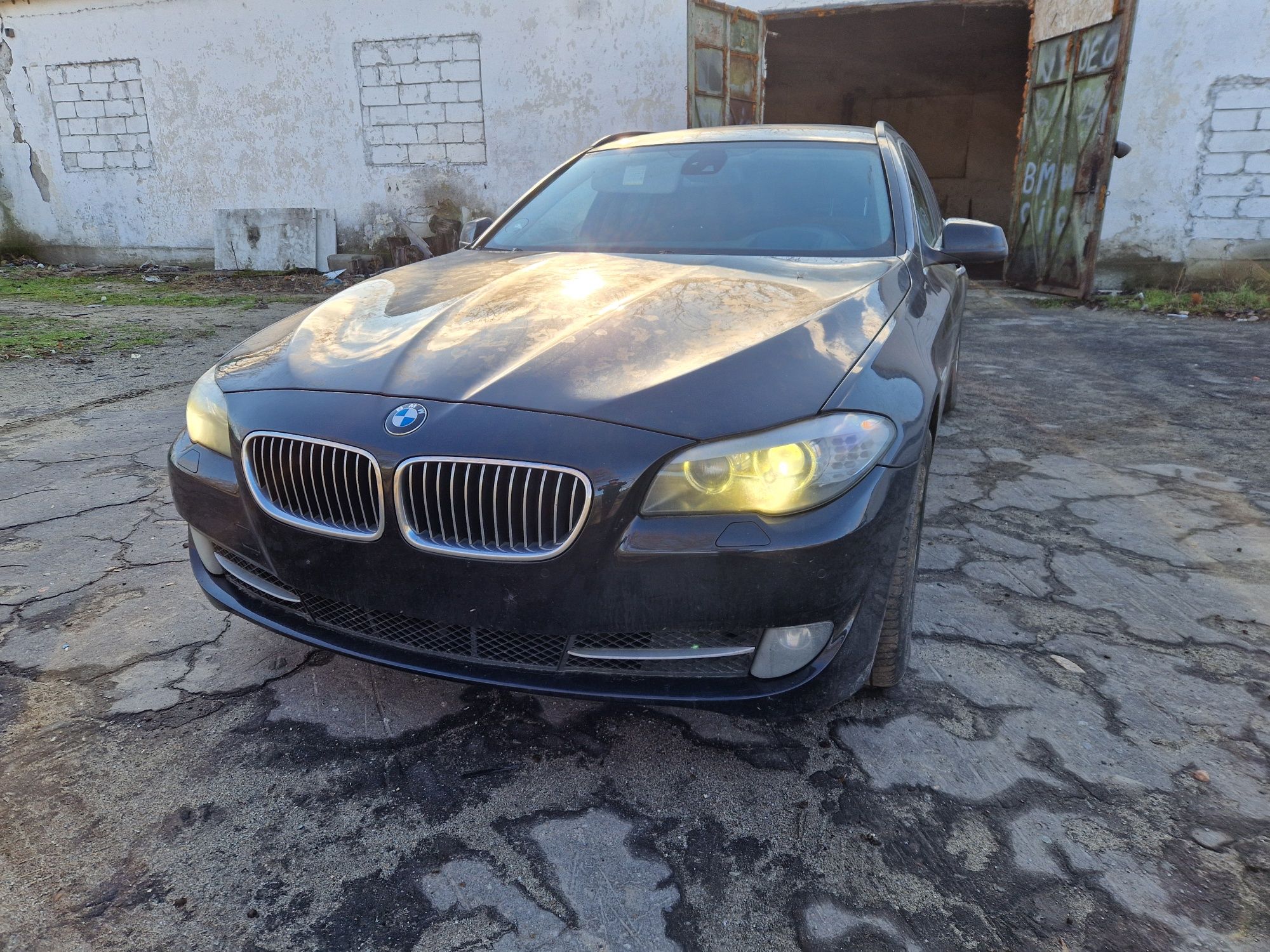 Dezmembrez BMW Seria 5 F10/F11 2011