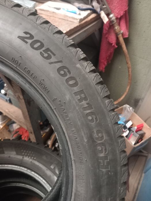 Anvelope de iarna 205 60 16