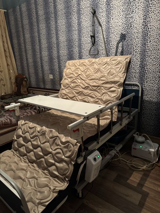 Кровать медицинская электрическая,матрас противопролежневый