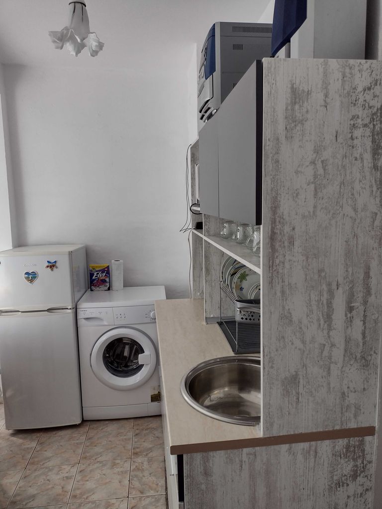 Дава се под наем Двустаен апартамент в Приморско - 40 кв.м за 40.8 € - Снимка #1