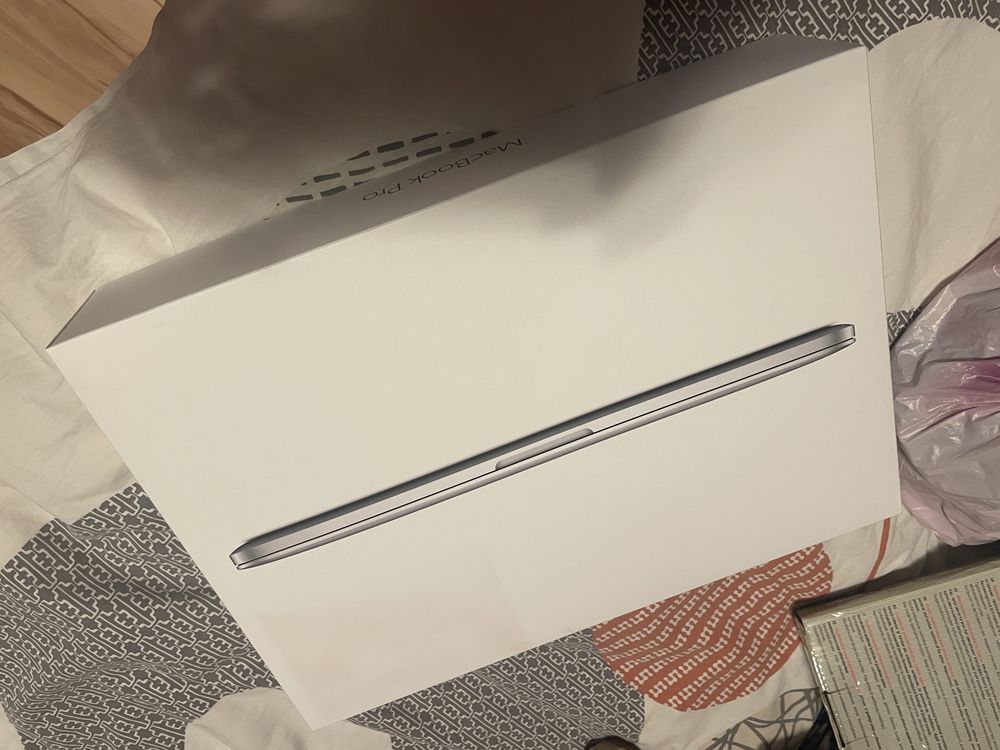 Macbook Pro 13" Early 2015 i5 8Gb 256SSD