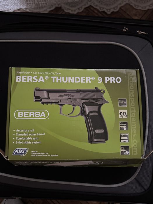 Vand pistol airsoft impecabil