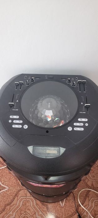 Vând boxa akai activa 350W rms Bluetooth, USB,card