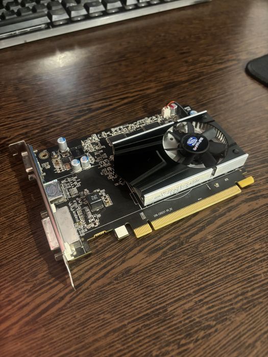 R7 240 2GB with boost placa video