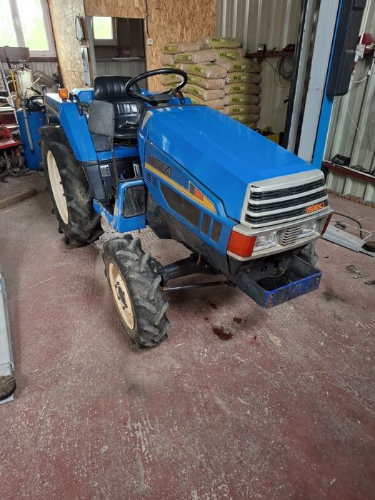 Vând tractoras japonez iseki 4x4 21cp 3 cilindri