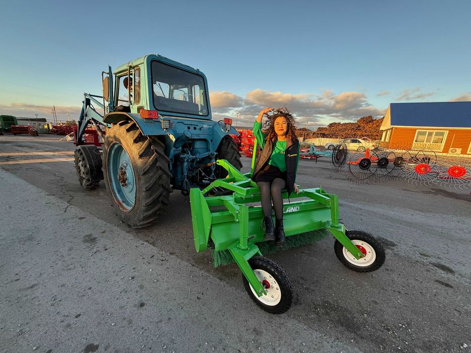 Взял коммунальную щетку? Тогда Камила пойдёт с тобой на кофе!
