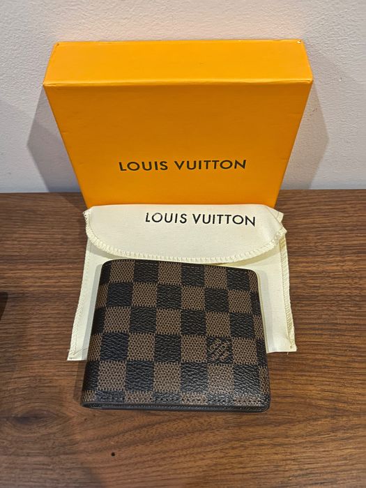 Louis vuitton портмонета