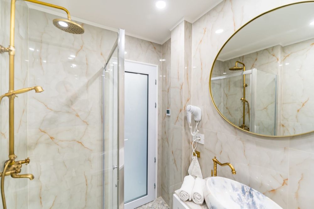 AKVest prestari servicii premium, renovari/constructii