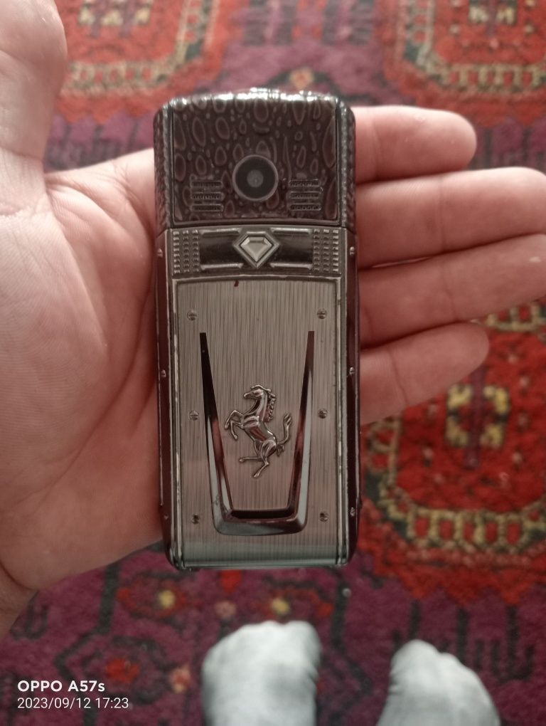 Vertu Model F510