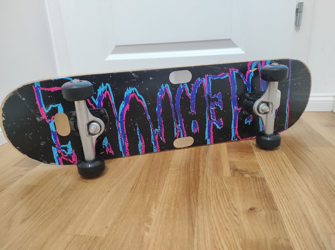 Skateboard Creaturi 3D Logo 7.75 inch
