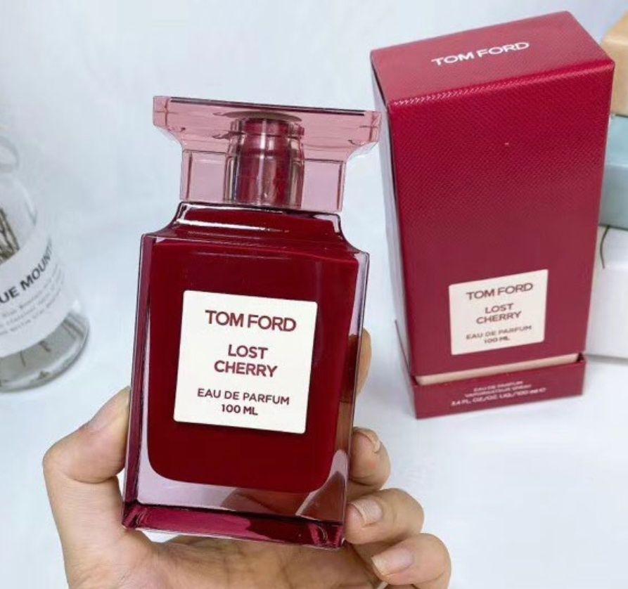 Vând TOM FORD Lost Cherry Eau de Parfum