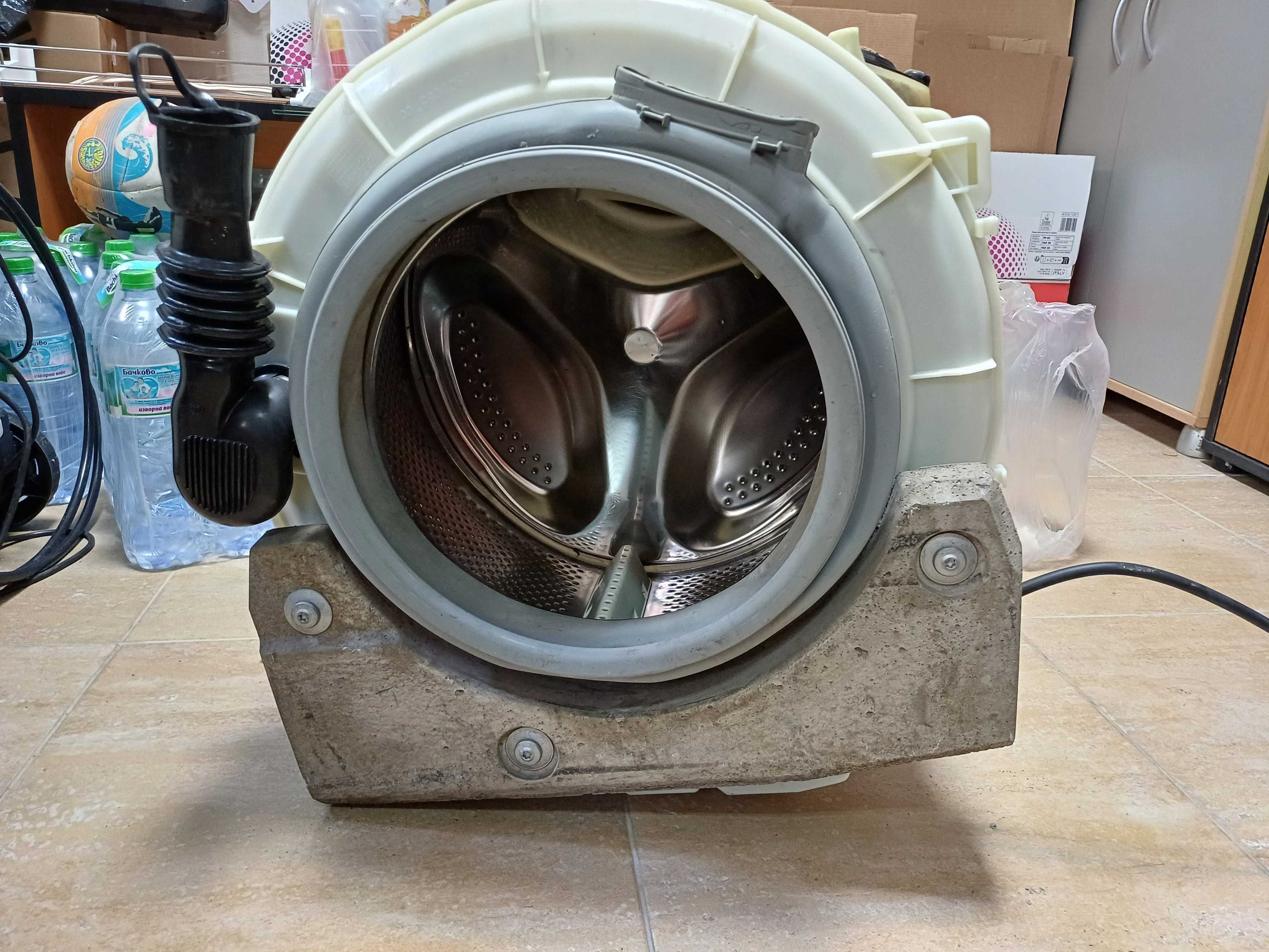 Пералня със сушилня за вграждане Hotpoint Ariston CAWD 129 на части