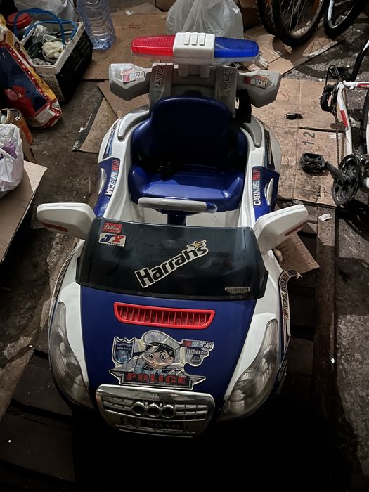 Продам электро машинку детскую