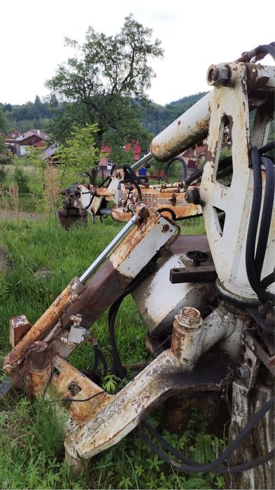 Vand brat hidraulic tractor