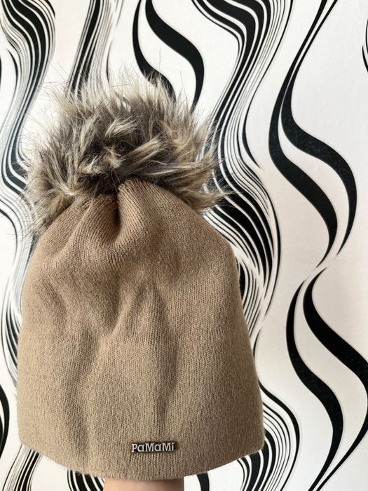 Зимна шапка с пухче