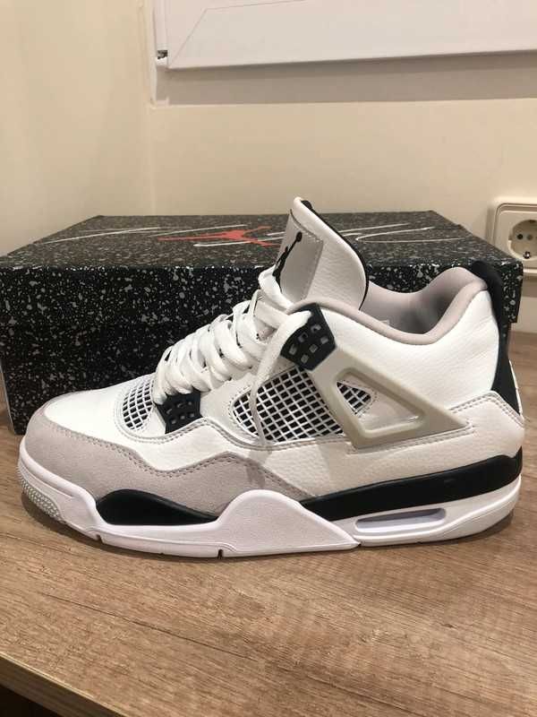 Jordan 4 Retro Military Black EU.40