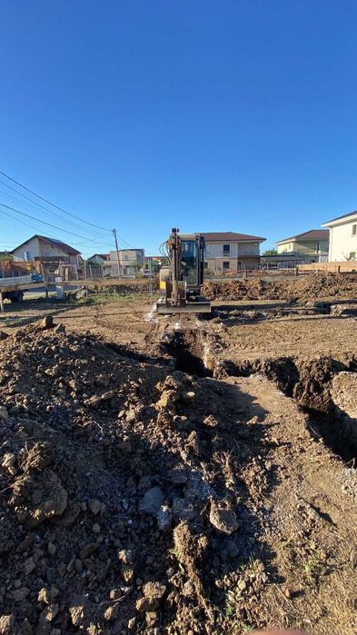 Sapaturi findatii inchiriere mini excavator