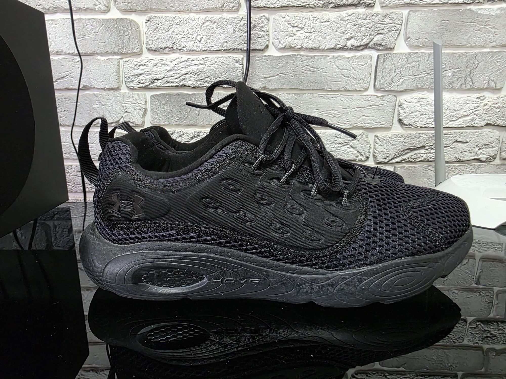Оригинальные кроссы Under Armour
