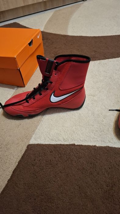 Ghete de box nike machomai 2 rosii, marimea 41.5