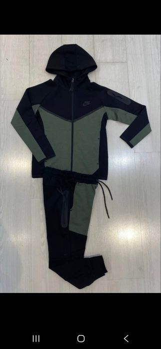 Trening Nike Tech