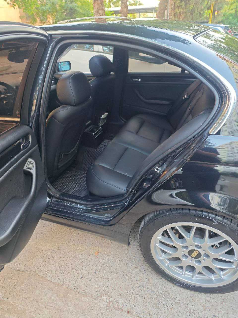 Bmw E46 черного цвета