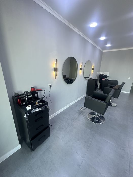 Продам ПОЛНОСТЬЮ мебель для салона красоты