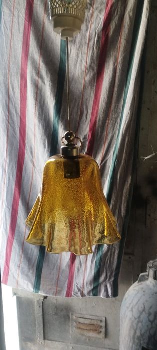 Продам люстры разные