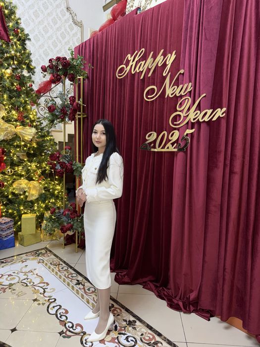 Плтаье новая , одела всего раз и то на новый год на фоте