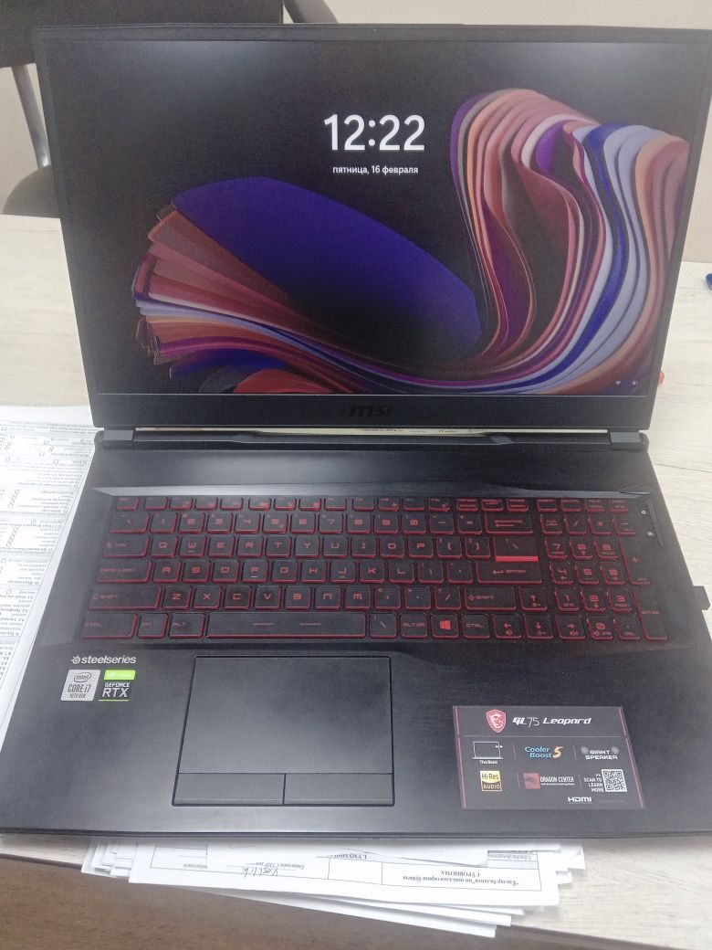 MSI novutbuk 17 ekran  turbo rejimi bor