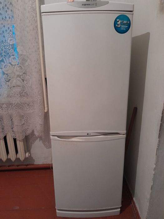 Продам холодильник LG