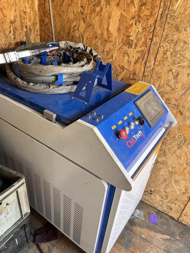 Лазер 3000W за почистване