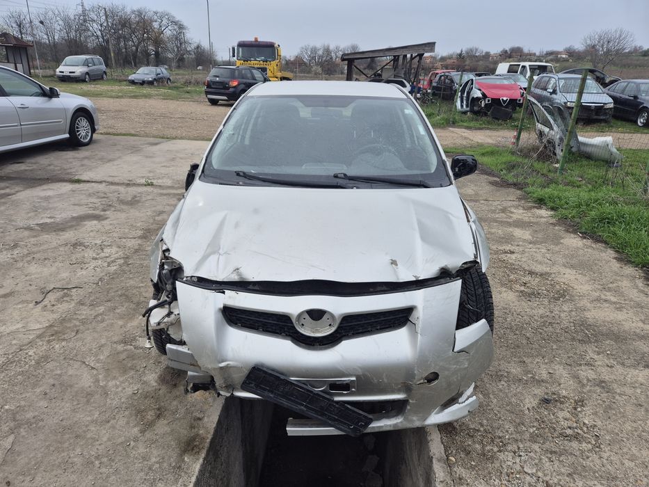 Тойота Аурис 1.6,124,к.с, бензин на части.  Toyota  Auris.