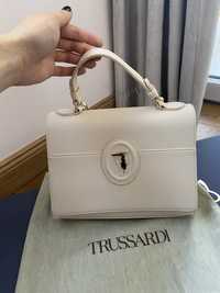 Нова екрю/бежова чанта Trussardi с фолиа