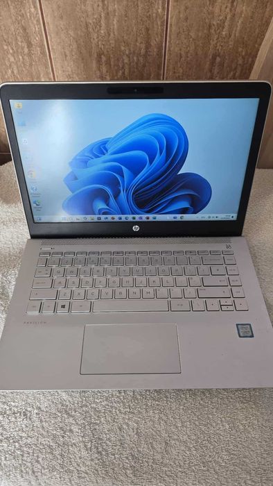 Hp pavilion i5 gen 8 A