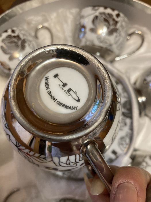 Порцеланов сервиз 6 чаши с чинийки