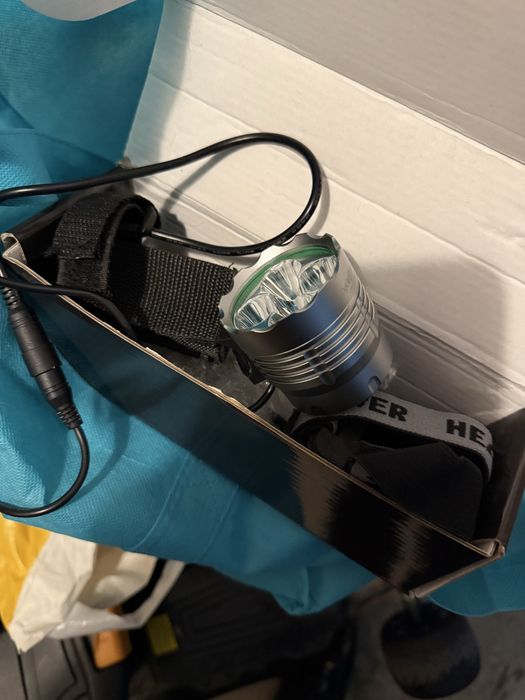 Far bicicleta cu led si acumulatori samsung