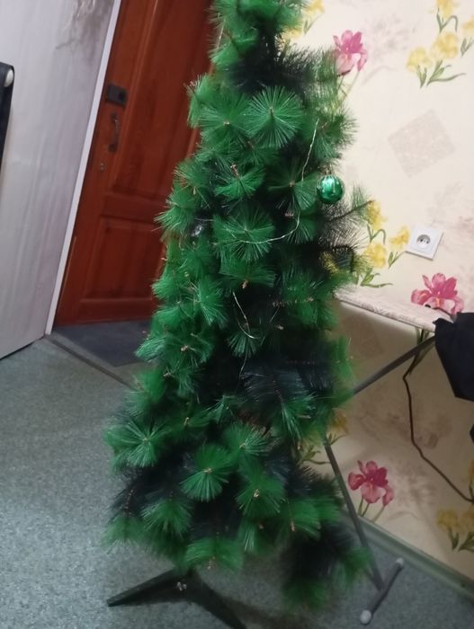 Срочно продам елку