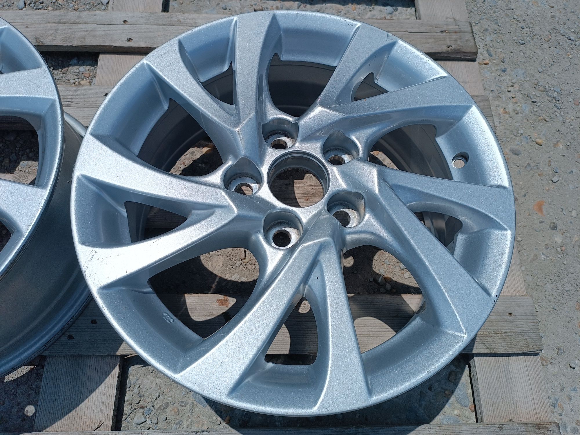 2бр лети джанти 16ки 5х114.3 Toyota