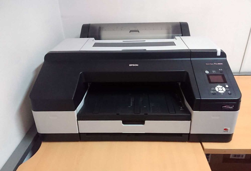 Фотопринтер Epson Stylus Pro 4900 (17") и Плотер HP Designjet T120 24"