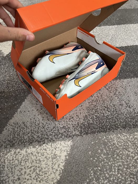 Футболни бутонки на Nike (36) номер