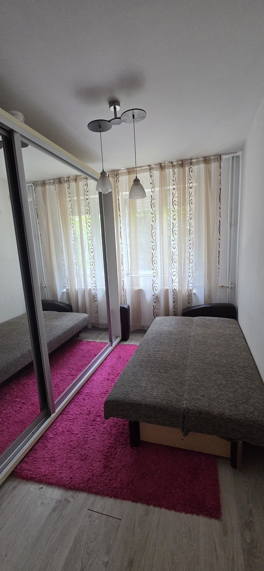 Inchiziriez apartament 3 camere Valea Rosie