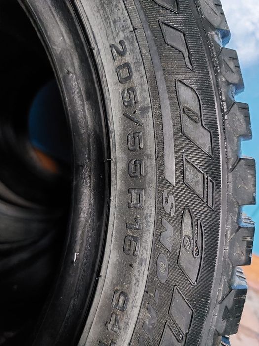 Продам комплект зимние резины