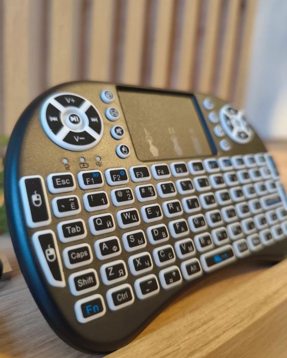 NOUA Mini tastatura wireless cu baterie inclusa