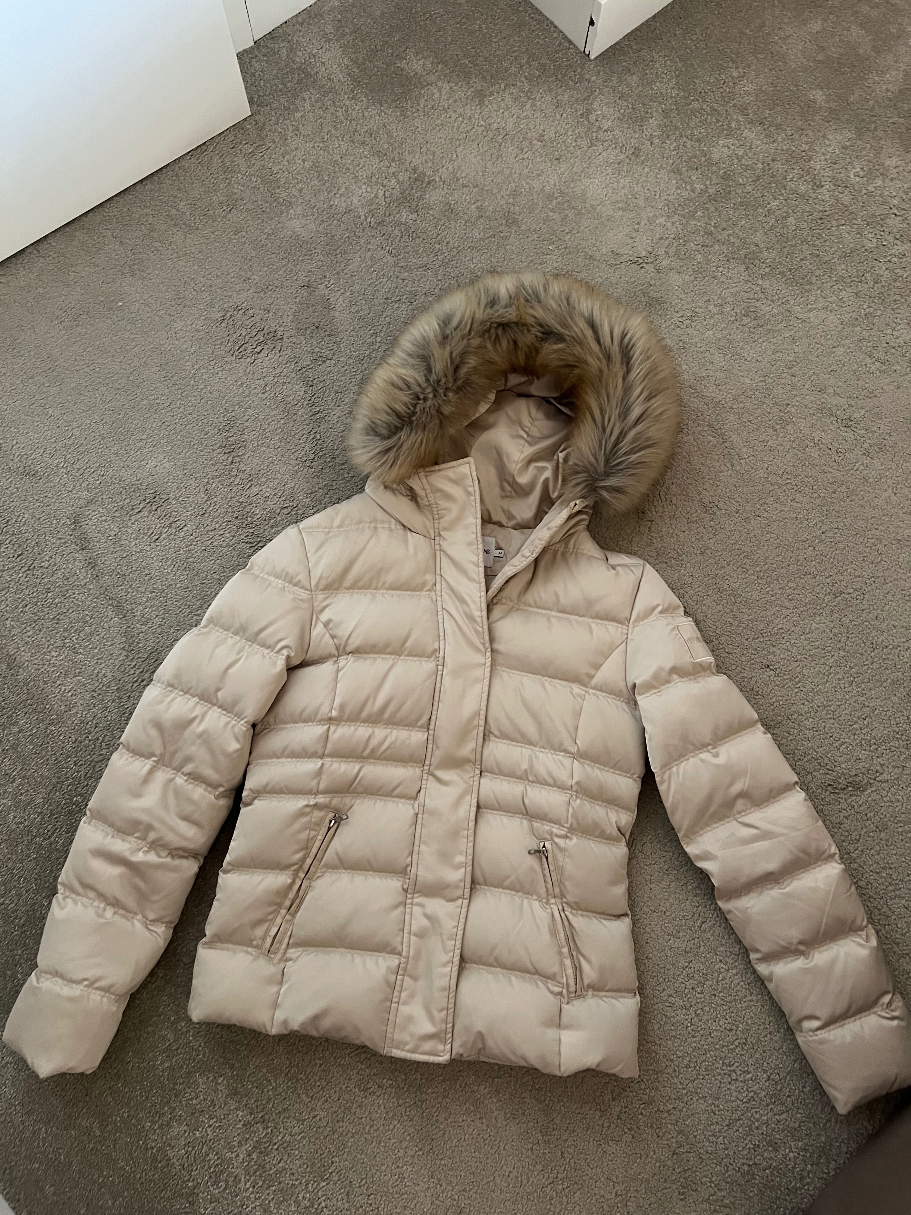 Geaca Calvin Klein, marimea M (corespunde la 36-38)