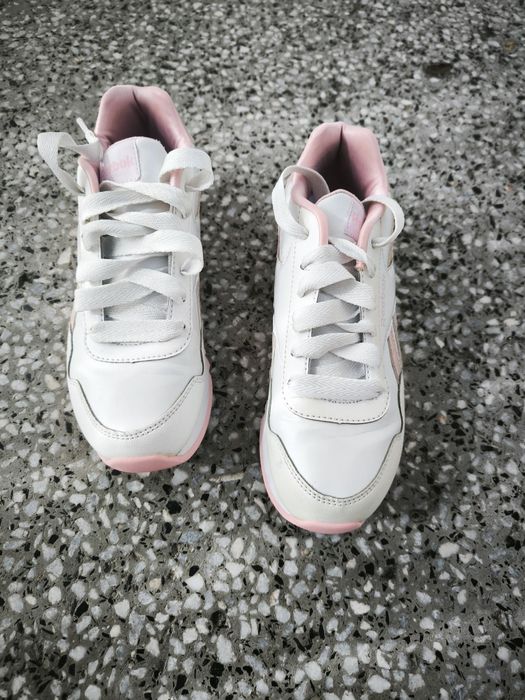 Нови дамски кожени бели обувки Reebok