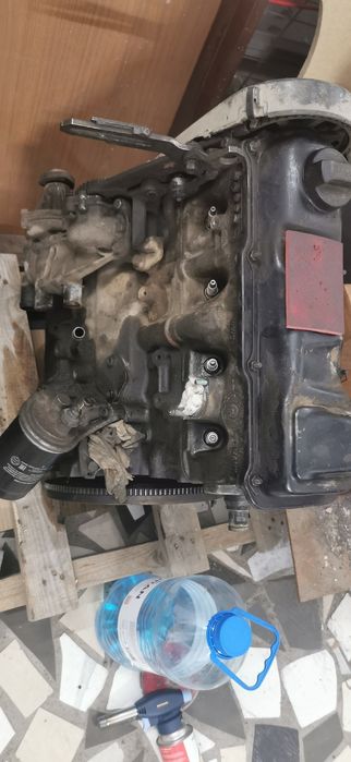 Двигатель ауди 80  1.8