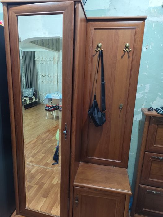 Отдам даром шкаф в прихожую,с обувницей